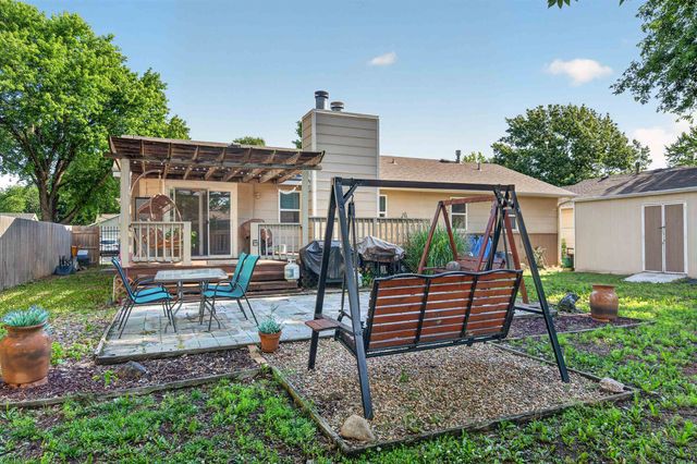 10807 W Par Ln, Wichita, KS 67212