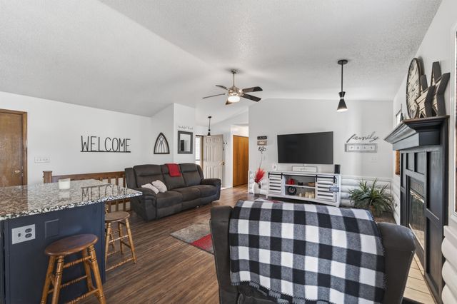 10807 W Par Ln, Wichita, KS 67212