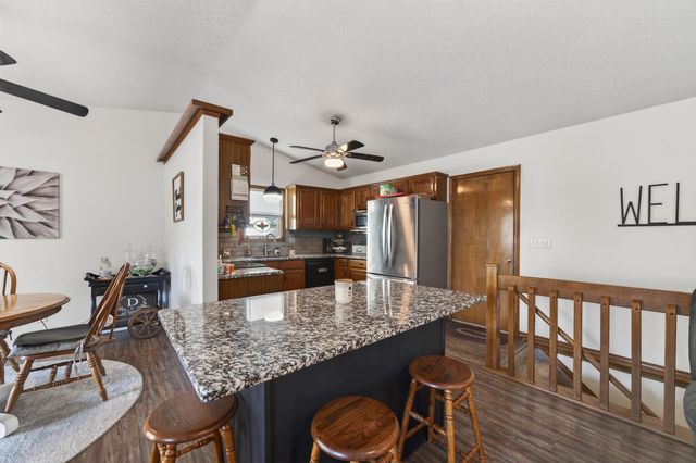 10807 W Par Ln, Wichita, KS 67212