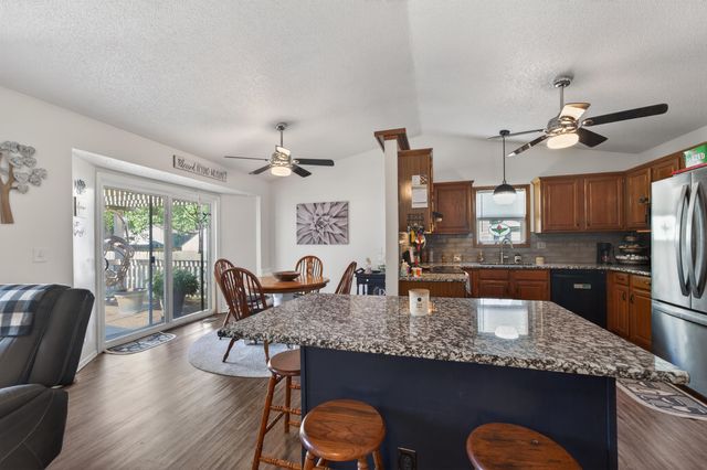 10807 W Par Ln, Wichita, KS 67212