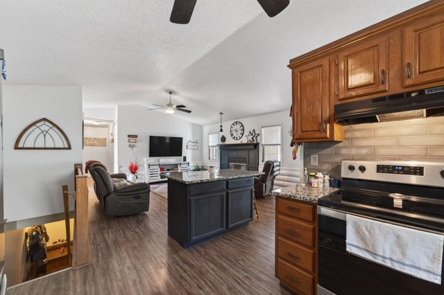 10807 W Par Ln, Wichita, KS 67212