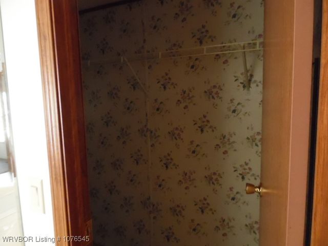 624 W Powell Street, Magazine, AR 72943