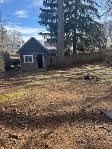 28 Devon Drive, Manchester, CT 06040