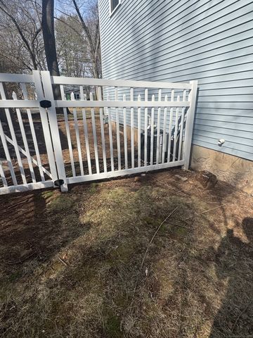 28 Devon Drive, Manchester, CT 06040