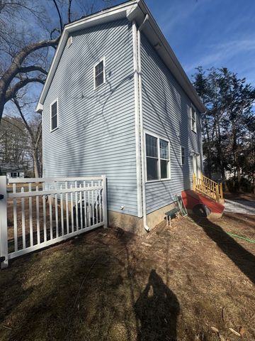 28 Devon Drive, Manchester, CT 06040