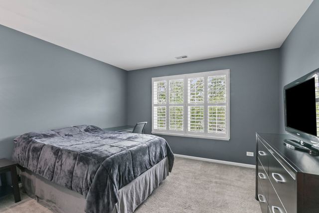 2030 LUCCA Court, Elgin, IL 60123