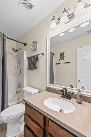 2030 LUCCA Court, Elgin, IL 60123