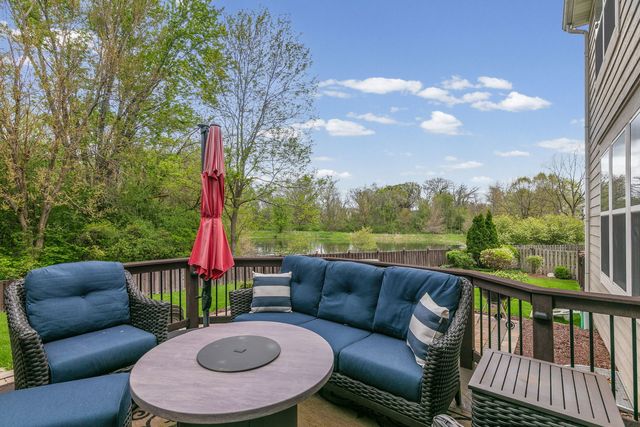 2030 LUCCA Court, Elgin, IL 60123