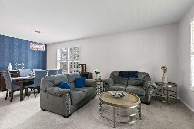 2030 LUCCA Court, Elgin, IL 60123