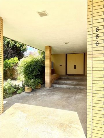 880 N Gainsborough, Pasadena, CA 91107