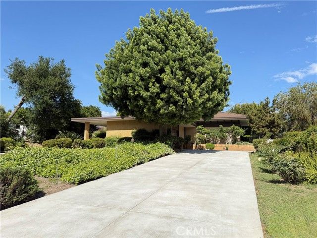 880 N Gainsborough, Pasadena, CA 91107