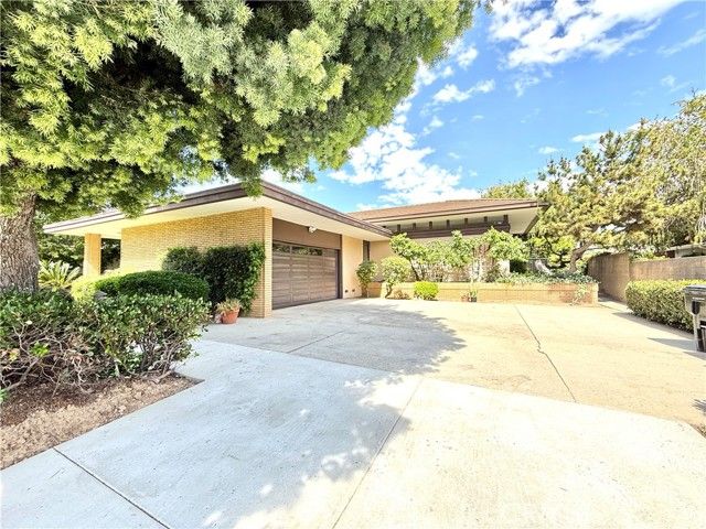 880 N Gainsborough, Pasadena, CA 91107