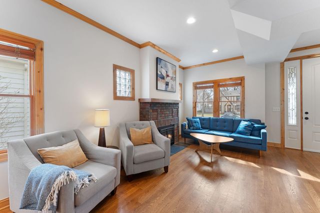 2157 Juno Avenue, Saint Paul, MN 55116