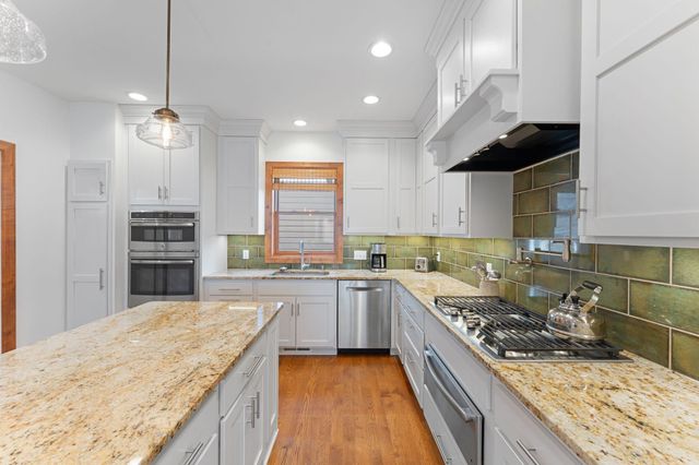 2157 Juno Avenue, Saint Paul, MN 55116