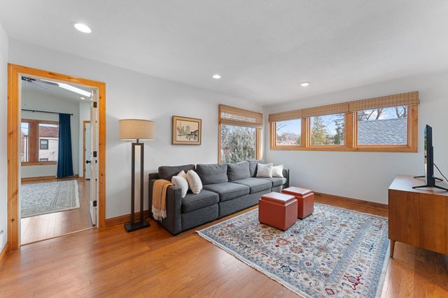 2157 Juno Avenue, Saint Paul, MN 55116