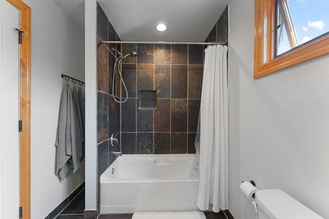 2157 Juno Avenue, Saint Paul, MN 55116