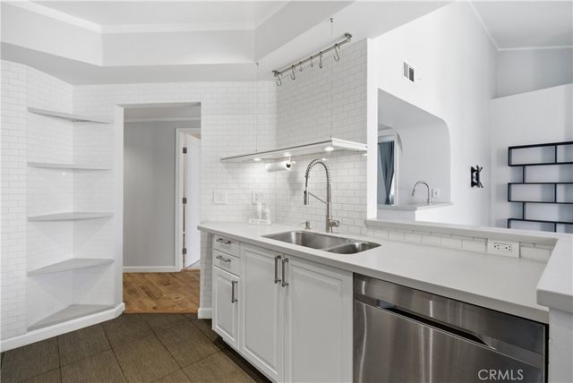 6323 Reseda 65, Tarzana, CA 91335