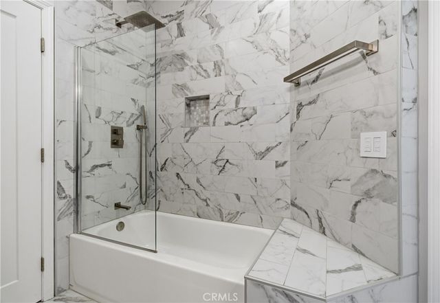 6323 Reseda 65, Tarzana, CA 91335