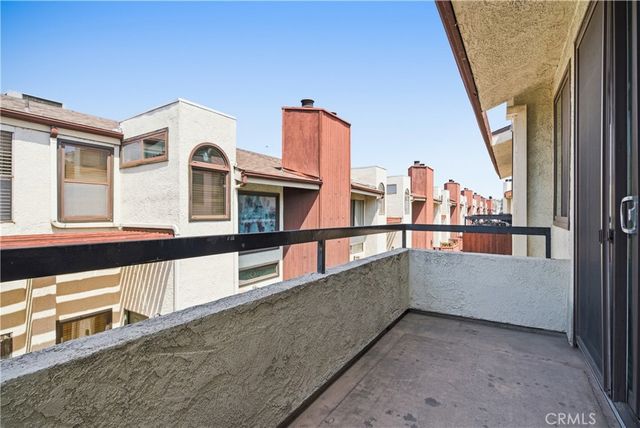 6323 Reseda 65, Tarzana, CA 91335
