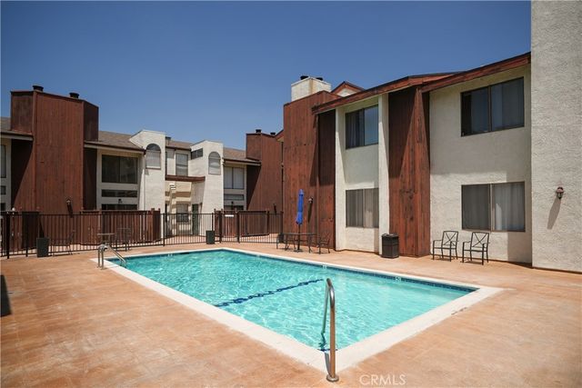 6323 Reseda 65, Tarzana, CA 91335