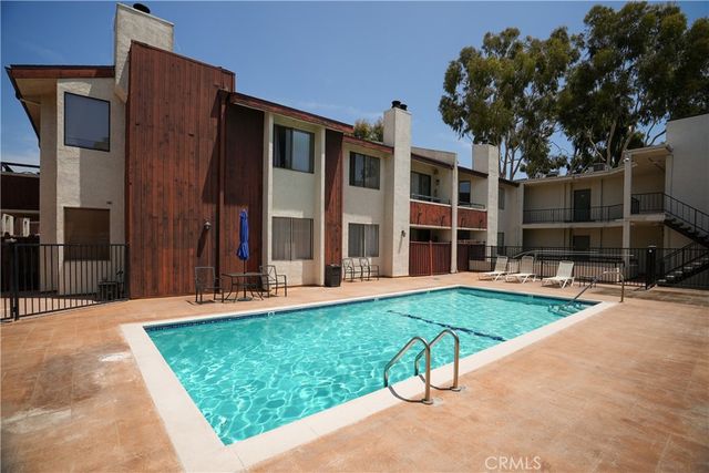 6323 Reseda 65, Tarzana, CA 91335