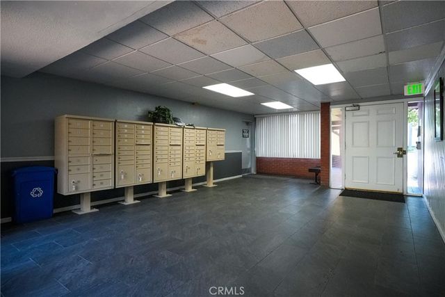 6323 Reseda 65, Tarzana, CA 91335