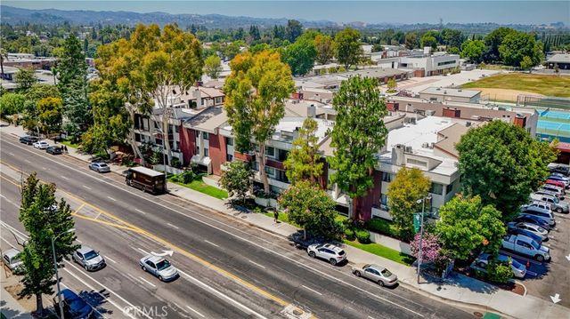 6323 Reseda 65, Tarzana, CA 91335