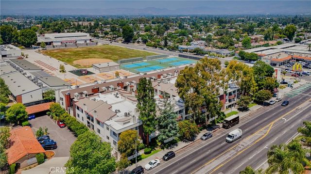 6323 Reseda 65, Tarzana, CA 91335