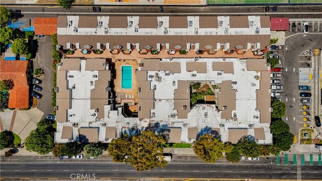 6323 Reseda 65, Tarzana, CA 91335