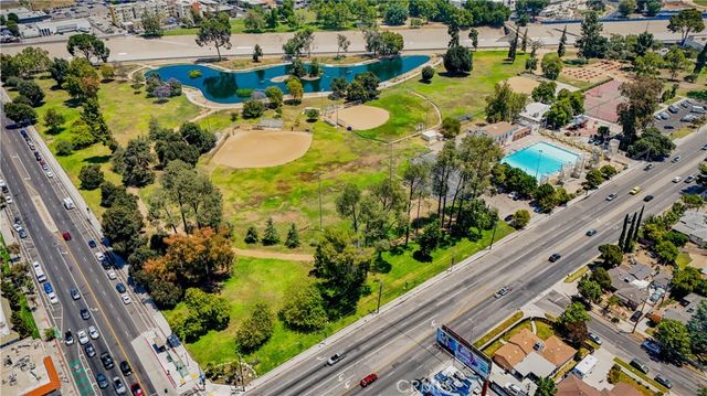 6323 Reseda 65, Tarzana, CA 91335