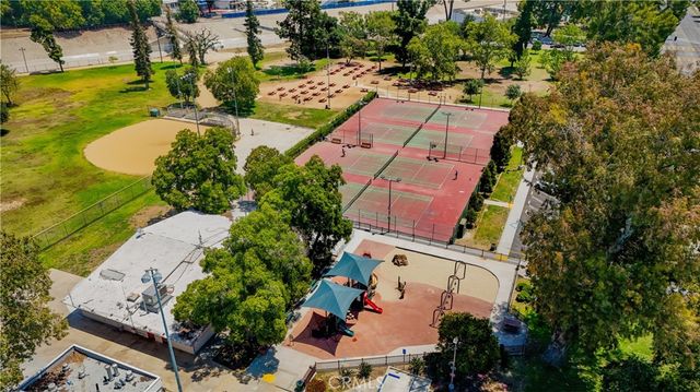 6323 Reseda 65, Tarzana, CA 91335