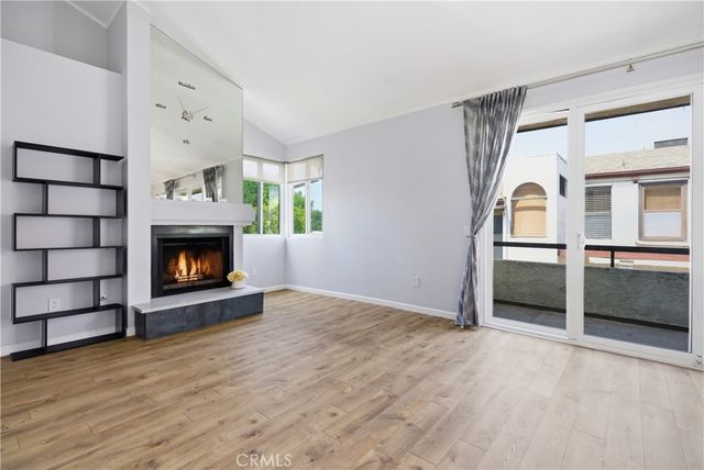 6323 Reseda 65, Tarzana, CA 91335