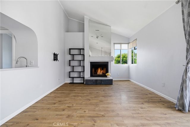 6323 Reseda 65, Tarzana, CA 91335