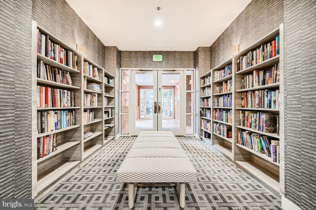 Image 30 of property listing at 250 PRESIDENT ST #603, Baltimore, MD 21202