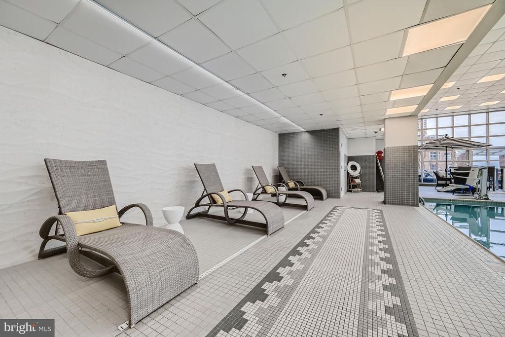 Image 32 of property listing at 250 PRESIDENT ST #603, Baltimore, MD 21202