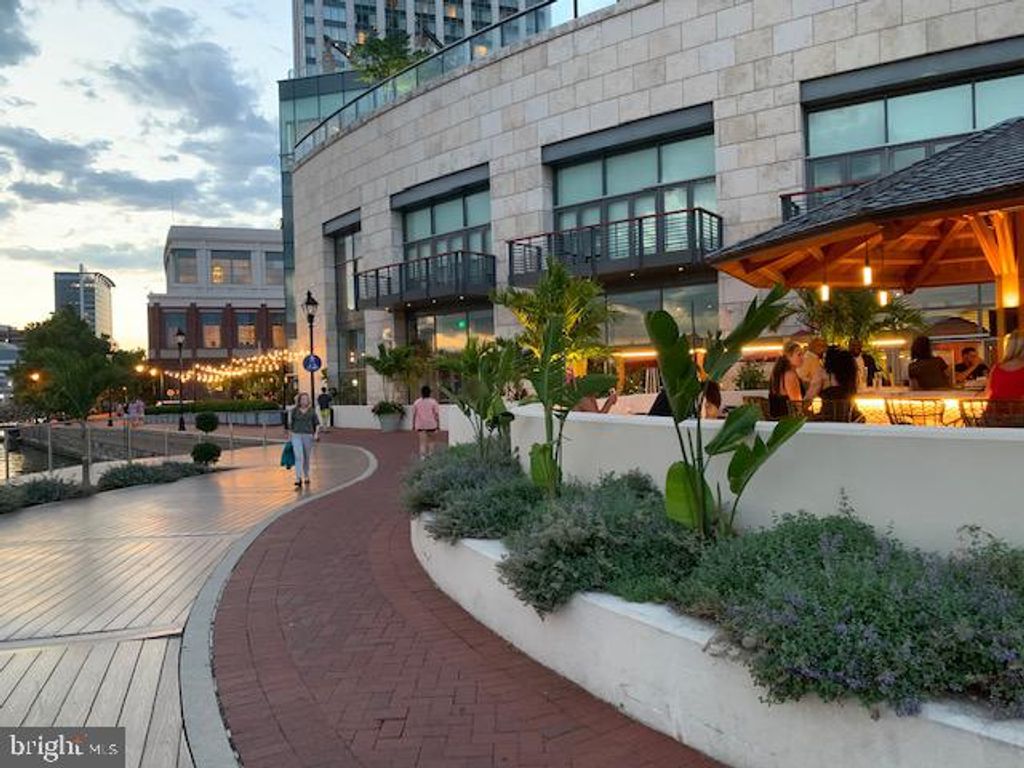 Image 38 of property listing at 250 PRESIDENT ST #603, Baltimore, MD 21202