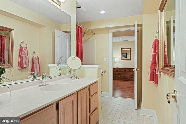 1167 SILVER BEECH RD, Herndon, VA 20170