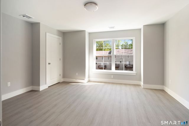 91 Taft Point 10, Waterbury, CT 06701