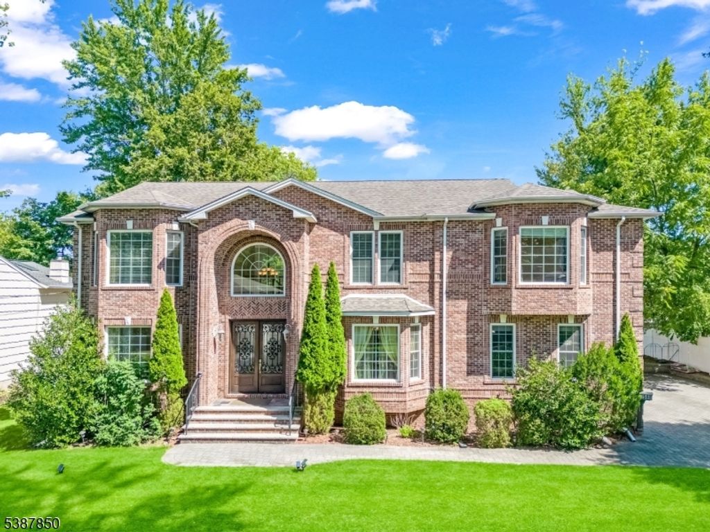 58 Van Horn St, Demarest Boro, NJ 07627
