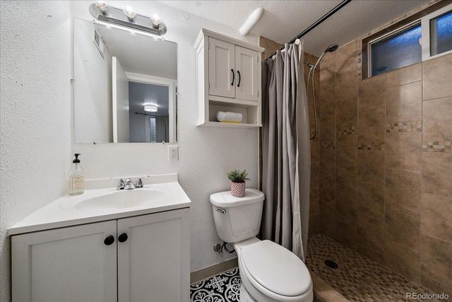9530 W 53rd Avenue, Arvada, CO 80002