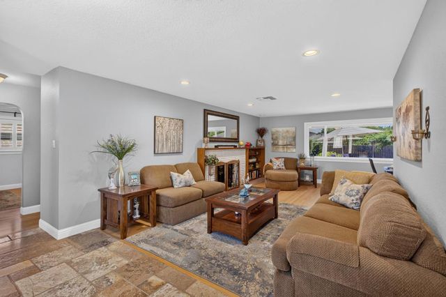 3812 Dell Rd., Carmichael, CA 95608
