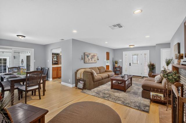 3812 Dell Rd., Carmichael, CA 95608