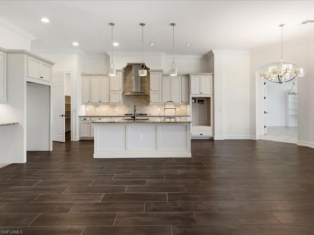 1546 Mockingbird DR, Naples, FL 34120