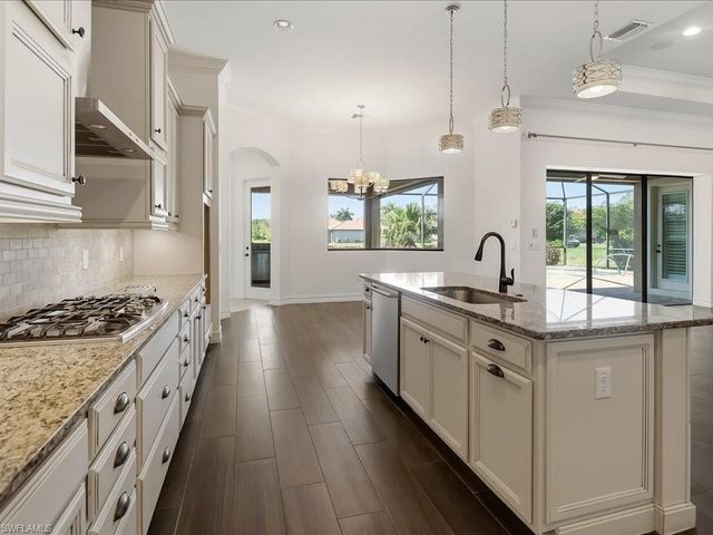 1546 Mockingbird DR, Naples, FL 34120