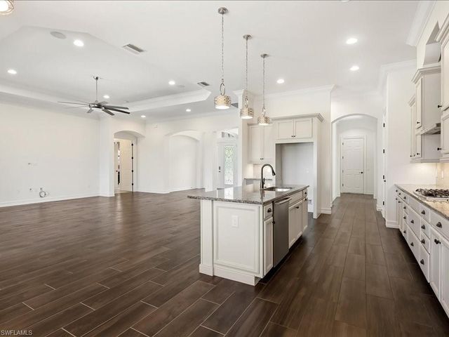 1546 Mockingbird DR, Naples, FL 34120