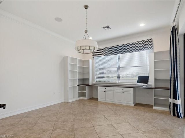 1546 Mockingbird DR, Naples, FL 34120