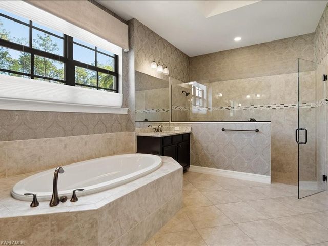 1546 Mockingbird DR, Naples, FL 34120