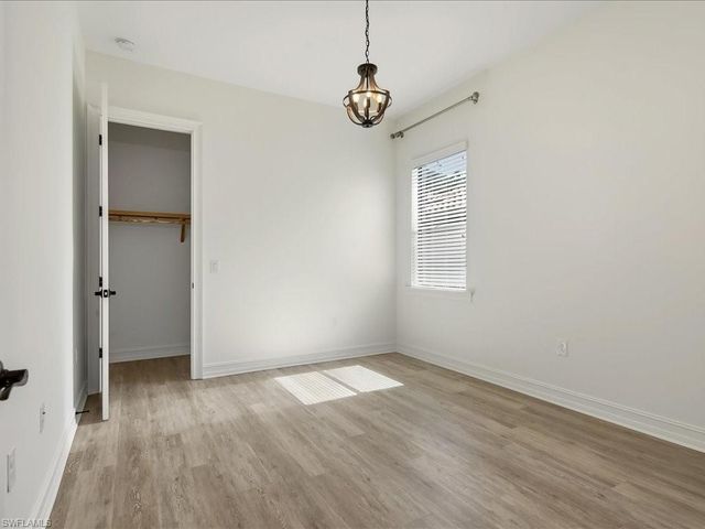 1546 Mockingbird DR, Naples, FL 34120