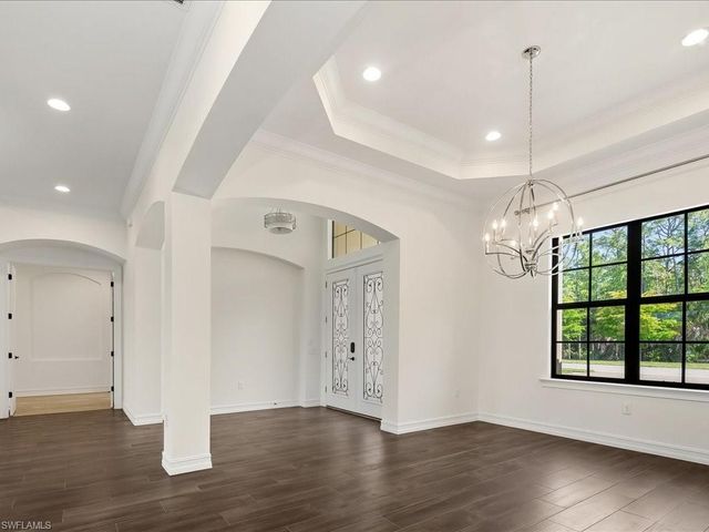 1546 Mockingbird DR, Naples, FL 34120