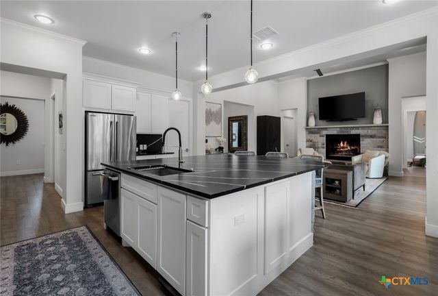495 Bunker Ranch Boulevard, Dripping Springs, TX 78620